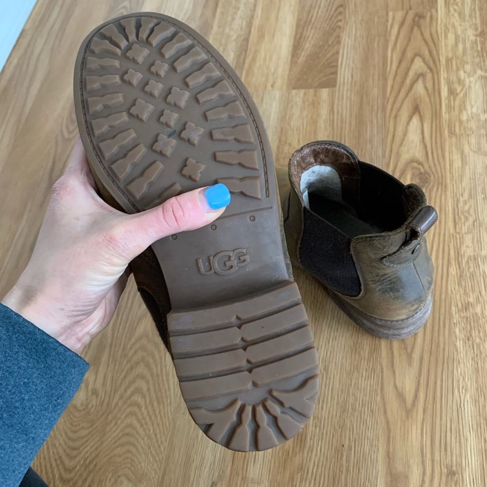 UGG // Short Leather Booties